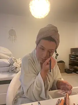 Off  Melonenmandy online show from 13, 10, 2025