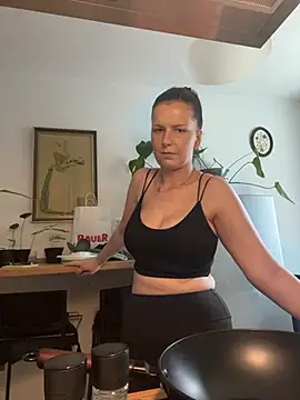 Off  Melonenmandy online show from 1, 8, 2026