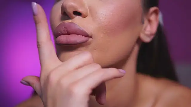 Snapshot of NatyDesiree chatting on 8, 3, 2025 NatyDesiree online show from 8, 3, 2025