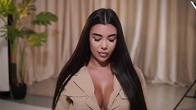 NatyDesiree online show from 28, 7, 2026
