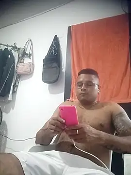 SaucyAffair0 online show from 26, 3, 2026