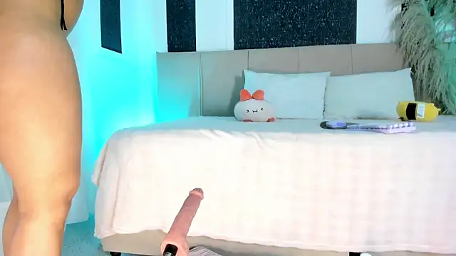 Alaia Manson online show from 25, 2, 2026