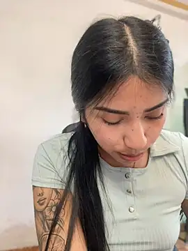 Snapshot of SaritaHot_69 chatting on 10, 12, 2024 SaritaHot 69 online show from 10, 12, 2024