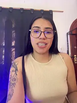 Snapshot of SaritaHot_69 chatting on 12, 12, 2024 SaritaHot 69 online show from 12, 12, 2024