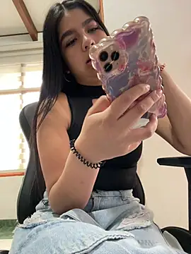 Snapshot of SaritaHot_69 chatting on 14, 2, 2025 SaritaHot 69 online show from 14, 2, 2025