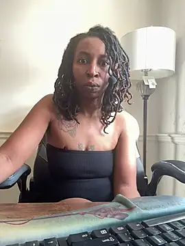 LeyaHoneybuns online show from 19, 2, 2025