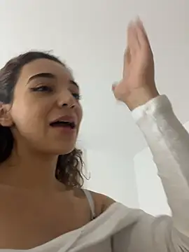 uniquerossie online show from 11, 2, 2026