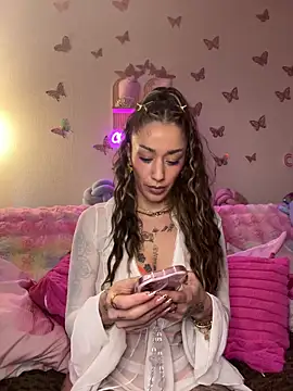 Snapshot of Chachou000 chatting on 17, 11, 2025 Chachou000 online show from 17, 11, 2025