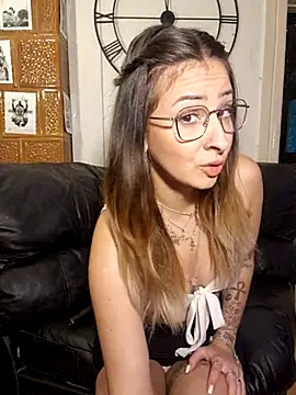 Snapshot of An_g_elly chatting on 15, 11, 2025 An g elly online show from 15, 11, 2025