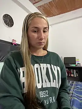 Iris love18 online show from 12, 3, 2025