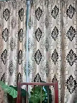 NadiraNoor online show from 9, 1, 2025