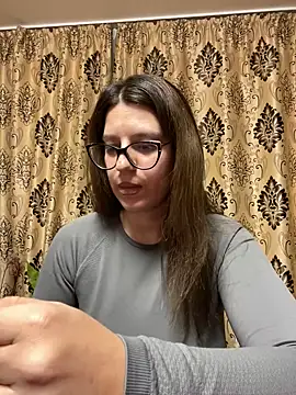 NadiraNoor online show from 23, 2, 2025