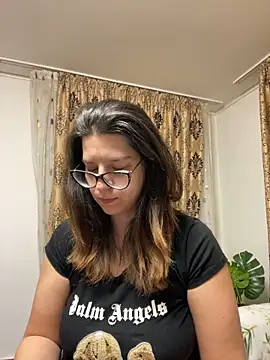 NadiraNoor online show from 18, 3, 2026