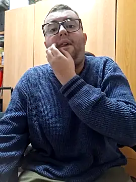 Snapshot of Javier_bear chatting on 4, 3, 2025 Javier bear online show from 4, 3, 2025