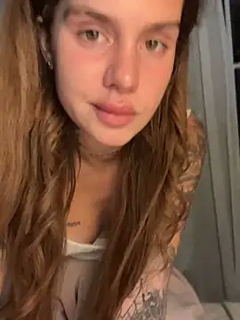 EmiliaCatalina online show from 31, 1, 2025