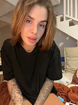 EmiliaCatalina online show from 7, 2, 2025