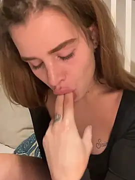 EmiliaCatalina online show from 23, 2, 2025