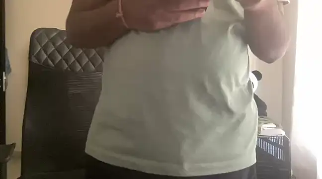 Snapshot of dhruv-sluppy chatting on 29, 1, 2025 dhruv-sluppy online show from 29, 1, 2025