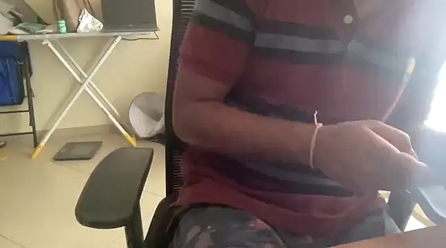 Snapshot of dhruv-sluppy chatting on 10, 3, 2025 dhruv-sluppy online show from 10, 3, 2025