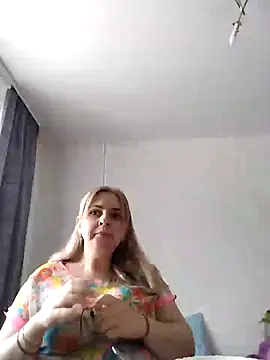 Lady nice cat online show from 15, 3, 2025