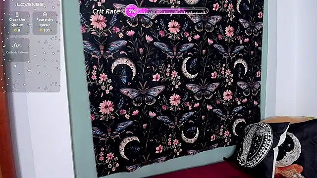 Snapshot of Marinnett11 chatting on 10, 11, 2025 Marinnett11 online show from 10, 11, 2025