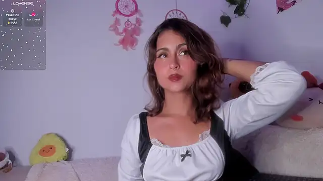 Violette-Ramirez01 online show from 21, 12, 2025