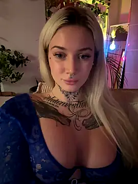 Snapshot of Stella-Kink chatting on 5, 12, 2024 Stella-Kink online show from 5, 12, 2024