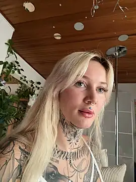 Snapshot of Stella-Kink chatting on 7, 12, 2024 Stella-Kink online show from 7, 12, 2024