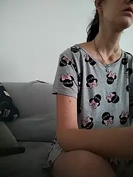 LauraBaby online show from 12, 10, 2025