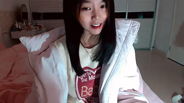 Snapshot of -Lucky_Girl chatting on 2, 3, 2026 -Lucky Girl online show from 2, 3, 2026