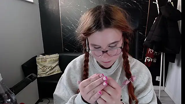 littleviki7 online show from 13, 2, 2025