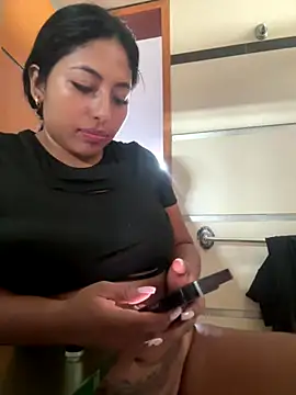 emmyjhonson07 online show from 7, 11, 2025