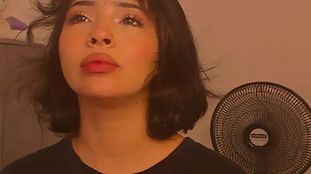Snapshot of chloe_watson_ chatting on 9, 7, 2026 chloe watson online show from 9, 7, 2026
