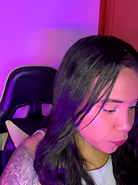 leila 22 online show from 7, 11, 2025