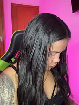 Snapshot of leila_22 chatting on 4, 3, 2026 leila 22 online show from 4, 3, 2026