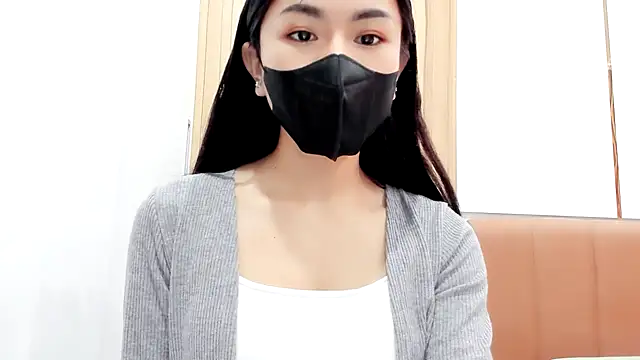 Snapshot of Lita-Julia chatting on 4, 2, 2025 Lita-Julia online show from 4, 2, 2025