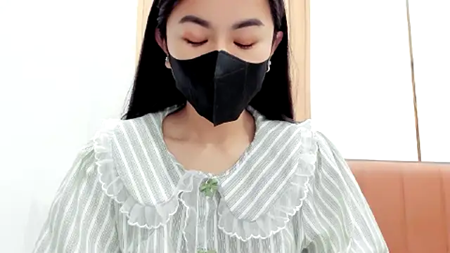 Snapshot of Lita-Julia chatting on 17, 2, 2025 Lita-Julia online show from 17, 2, 2025