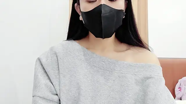 Snapshot of Lita-Julia chatting on 15, 3, 2025 Lita-Julia online show from 15, 3, 2025