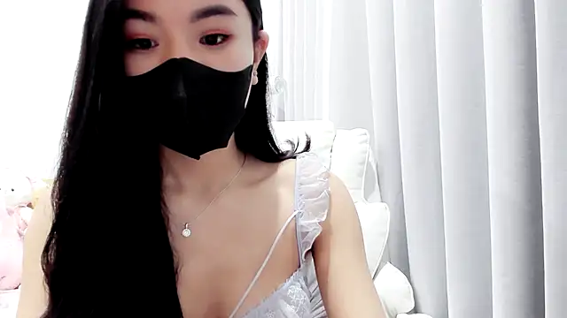 Snapshot of Lita-Julia chatting on 12, 10, 2025 Lita-Julia online show from 12, 10, 2025