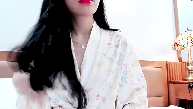 Snapshot of Lita-Julia chatting on 13, 10, 2025 Lita-Julia online show from 13, 10, 2025