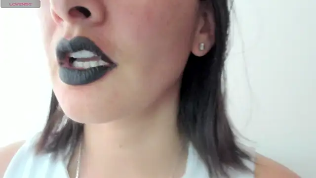 queen fetish online show from 31, 1, 2026