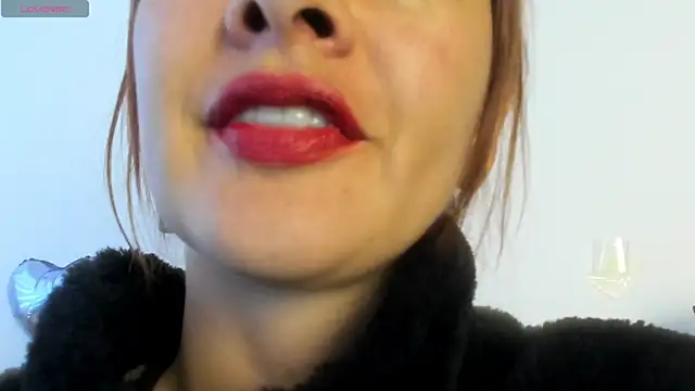 queen fetish online show from 20, 5, 2026