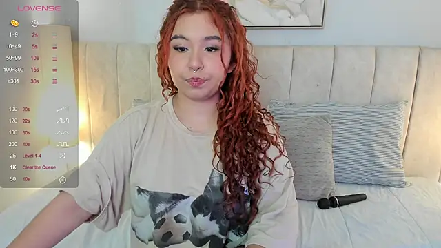 Snapshot of Atenea_cuteee chatting on 3, 10, 2025 Atenea cuteee online show from 3, 10, 2025