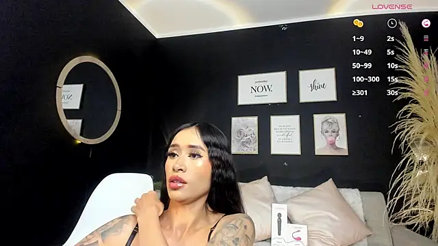 Snapshot of Kim_ev chatting on 13, 12, 2024 Kim ev online show from 13, 12, 2024