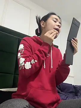 Snapshot of Kim_ev chatting on 17, 10, 2025 Kim ev online show from 17, 10, 2025