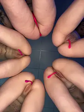 Snapshot of RollingGirls chatting on 27, 2, 2025 RollingGirls online show from 27, 2, 2025