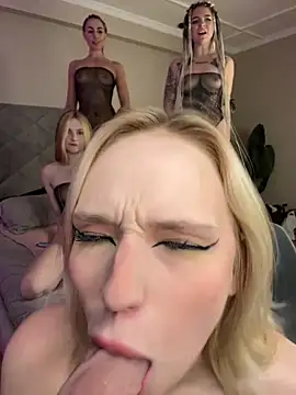 Snapshot of RollingGirls chatting on 4, 10, 2025 RollingGirls online show from 4, 10, 2025