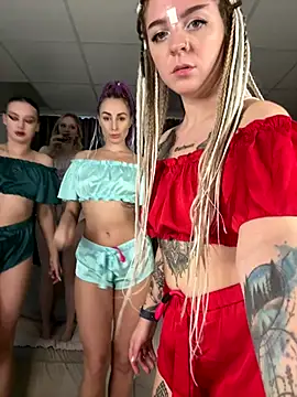 Snapshot of RollingGirls chatting on 18, 10, 2025 RollingGirls online show from 18, 10, 2025