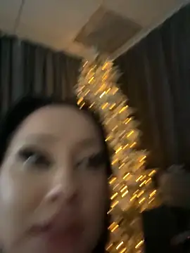 Snapshot of RollingGirls chatting on 5, 12, 2025 RollingGirls online show from 5, 12, 2025