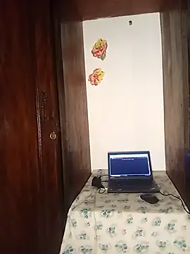 The-Peach-Flexer online show from 28, 10, 2025